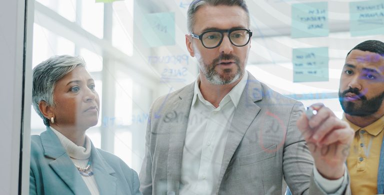 Entenda o porquê equipes comerciais ativas nem sempre geram mais vendas e como um processo comercial estruturado melhora resultados e previsibilidade.